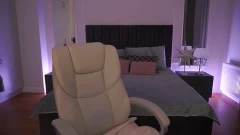 Kira online show from 03.18.26