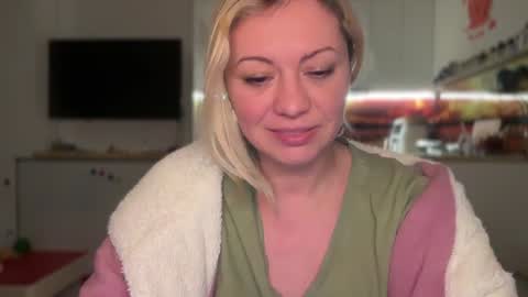 KiraDivine online show from 02.26.25