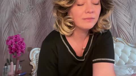 KiraDivine online show from 03.16.26