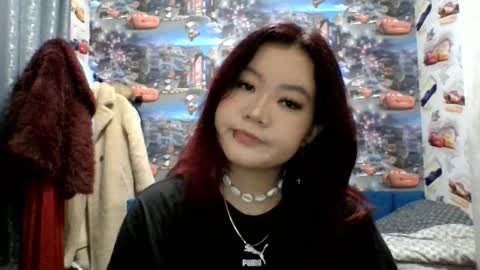 Snapshot of kiradrip chatting on 12.21.25 Kira online show from 12.21.25