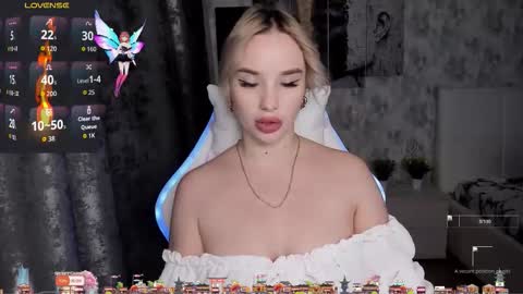 kirakrox online show from 10.15.25