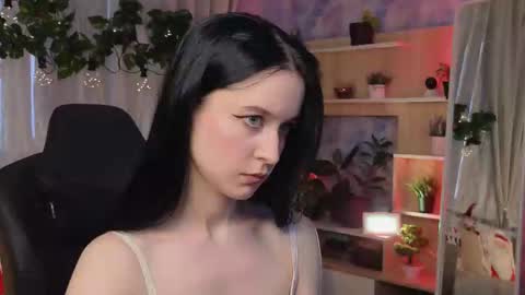 Kira    online show from 02.16.25