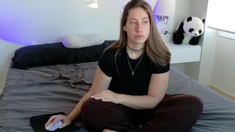 Kira online show from 04.16.26