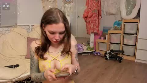 little vampire online show from 04.23.26