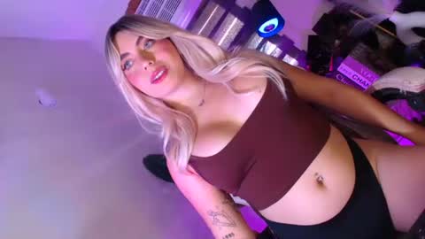 Its your girl KIRA online show from 10.04.25