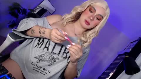 Its your girl KIRA online show from 05.20.26