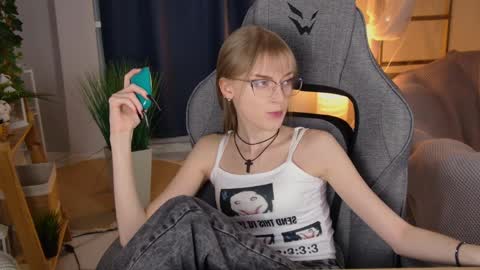 Kira online show from 04.09.26