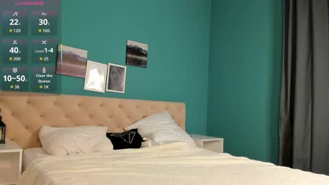 Snapshot of kirasun_ chatting on 10.01.25 KiraSun online show from 10.01.25