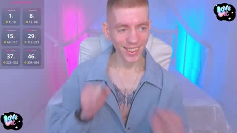 Snapshot of kireev_ chatting on 11.22.25 online show from 11.22.25