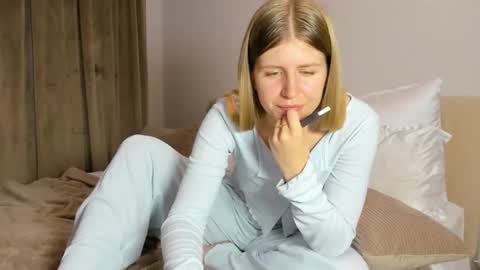 Kira online show from 11.22.25