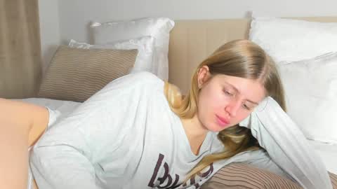 Kira online show from 04.05.26