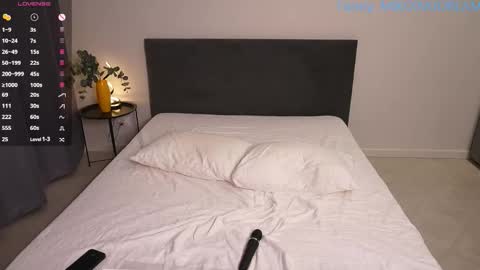 Kisa  20SALE online show from 11.18.25