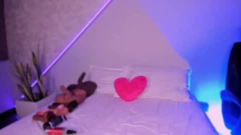 kishalove_ online show from 11.24.25