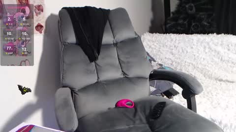 Snapshot of kisi_missi chatting on 01.24.25 Kisi online show from 01.24.25