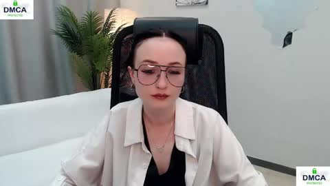 Snapshot of kiss_of_love_0 chatting on 06.10.26 Louise online show from 06.10.26