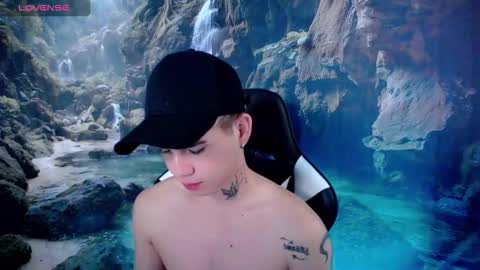 kiss_whitee online show from 02.02.26