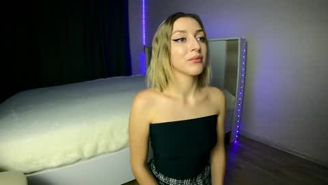 Snapshot of kissallisse chatting on 01.22.25 KissAllisse online show from 01.22.25