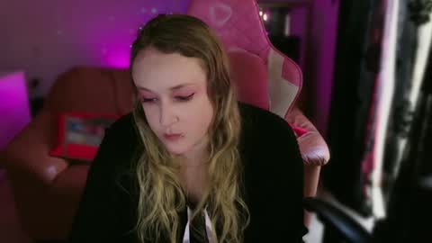 kissica online show from 02.17.25