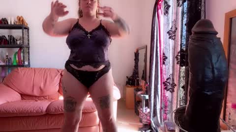 kissica online show from 10.04.25