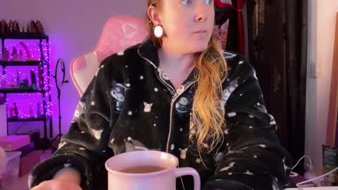 kissica online show from 11.24.25