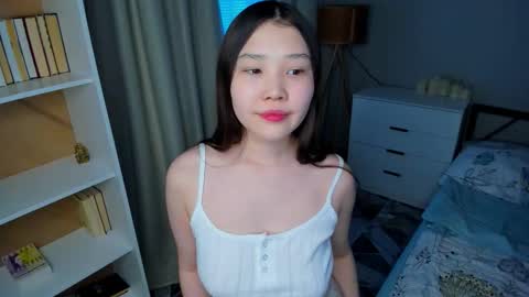 Snapshot of kissmechaos_ chatting on 10.09.25 Yoko online show from 10.09.25