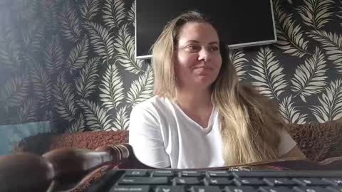 Snapshot of kissmelory chatting on 11.10.25 kissmelory online show from 11.10.25