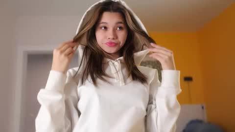 Snapshot of kissmesloww chatting on 10.26.25 Snezhana online show from 10.26.25