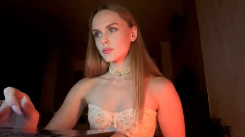 Emma online show from 09.24.25