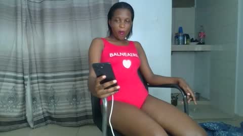 Snapshot of kisssmiles chatting on 09.29.25 kisssmiles online show from 09.29.25