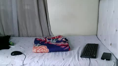 Snapshot of kisssmiles chatting on 10.06.25 kisssmiles online show from 10.06.25