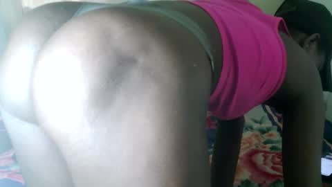 Snapshot of kisssmiles chatting on 10.30.25 kisssmiles online show from 10.30.25