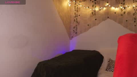 Helena and Brad online show from 11.22.25