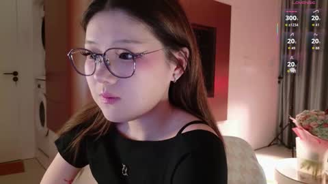 Snapshot of kitayamachu chatting on 09.21.25 Aya online show from 09.21.25