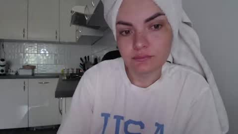 Snapshot of kitcatheaven4u chatting on 07.04.26 Im Amaia Everyone Merry Christmas online show from 07.04.26