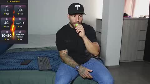 Snapshot of kite__ chatting on 09.28.25 kite__ online show from 09.28.25