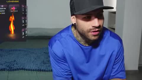 Snapshot of kite__ chatting on 09.30.25 kite__ online show from 09.30.25