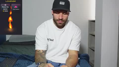 Snapshot of kite__ chatting on 10.01.25 kite__ online show from 10.01.25