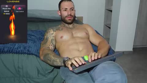 Snapshot of kite__ chatting on 10.02.25 kite__ online show from 10.02.25