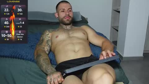 Snapshot of kite__ chatting on 10.15.25 kite__ online show from 10.15.25