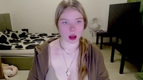 Jennyblonde and Emmabrunette online show from 12.13.24