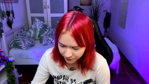 Snapshot of kitten_murray chatting on 10.05.25 barbara online show from 10.05.25