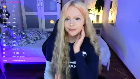 Snapshot of kitten_murray chatting on 10.26.25 barbara online show from 10.26.25