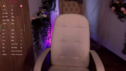 Snapshot of kitten_murray chatting on 11.07.25 barbara online show from 11.07.25