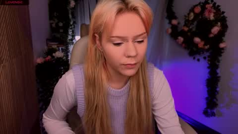 Snapshot of kitten_murray chatting on 11.13.25 barbara online show from 11.13.25