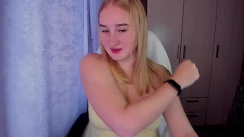 kitten_sun online show from 10.12.25