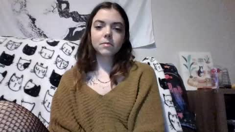 kittenqueen333 online show from 12.17.25