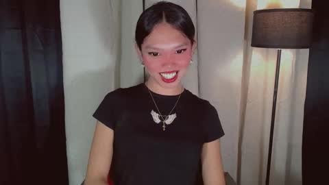 Snapshot of kitteylovesyou chatting on 10.01.25 KITTY online show from 10.01.25