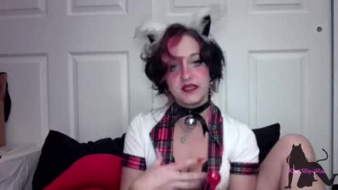 Snapshot of kittibbybells0311 chatting on 10.30.25 Kitti online show from 10.30.25