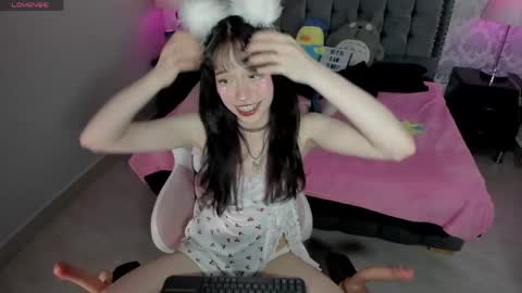 Snapshot of kitticam chatting on 05.19.26 kumicatt online show from 05.19.26