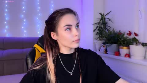 Snapshot of kittie_bear chatting on 09.29.25 Veronica online show from 09.29.25